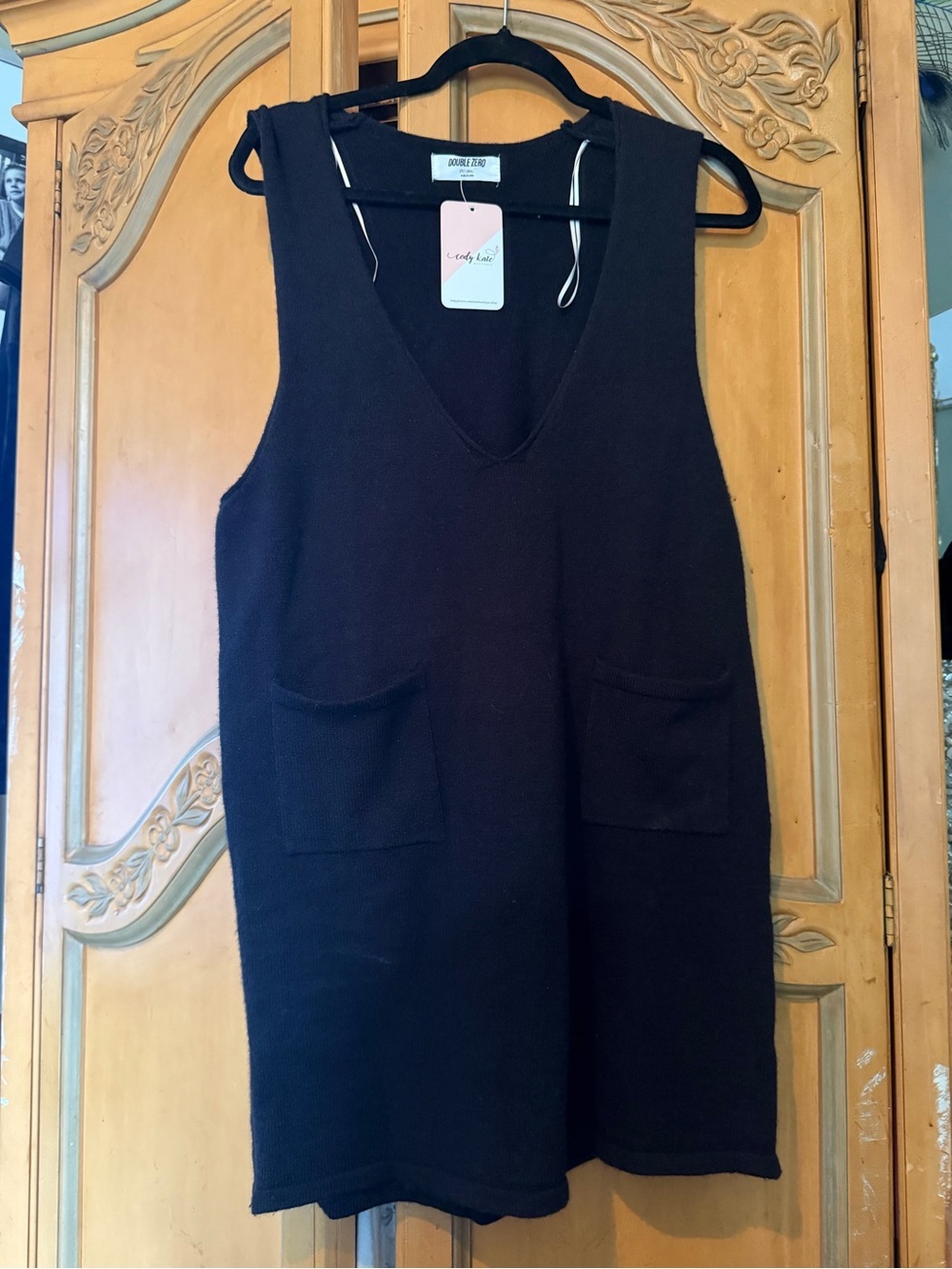 Double Zero Black Knit Sleeveless V-Neck Pocket Dress